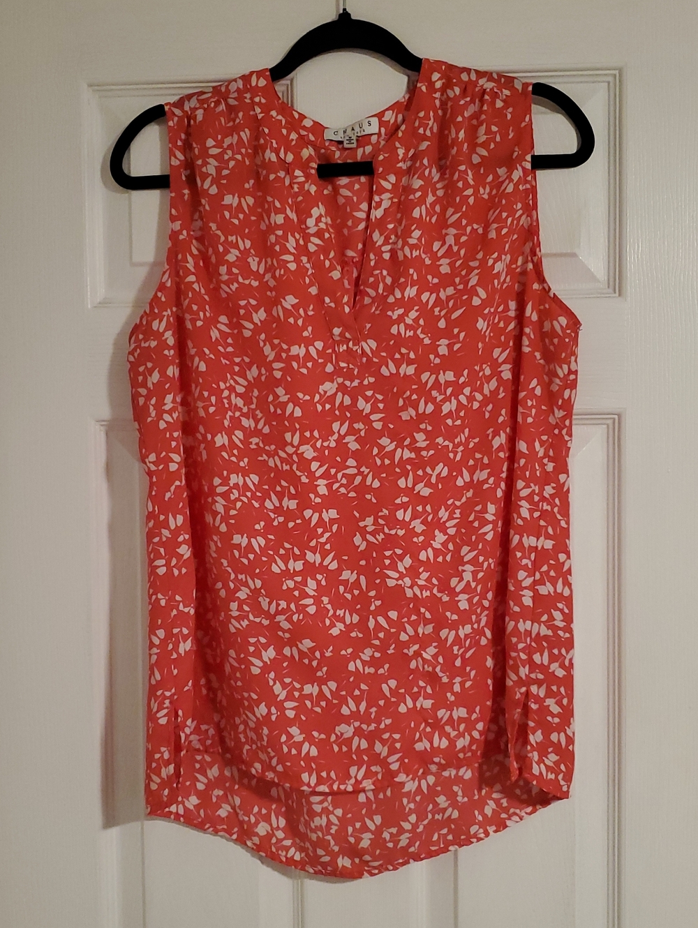 Chaus Coral Sleeveless V-Neck Camisole with White Leaf Print